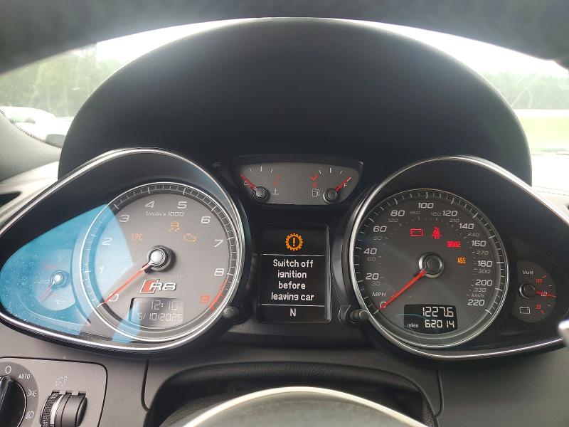 Photo 9 from auction – 2014 AUDI R8 with VIN WUAAUAFG6EN000696