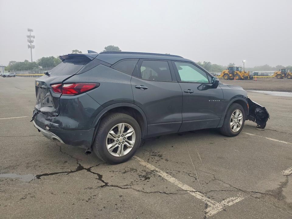 Photo 3 from auction – 2020 CHEVROLET BLAZER with VIN 3GNKBHRS7LS570605