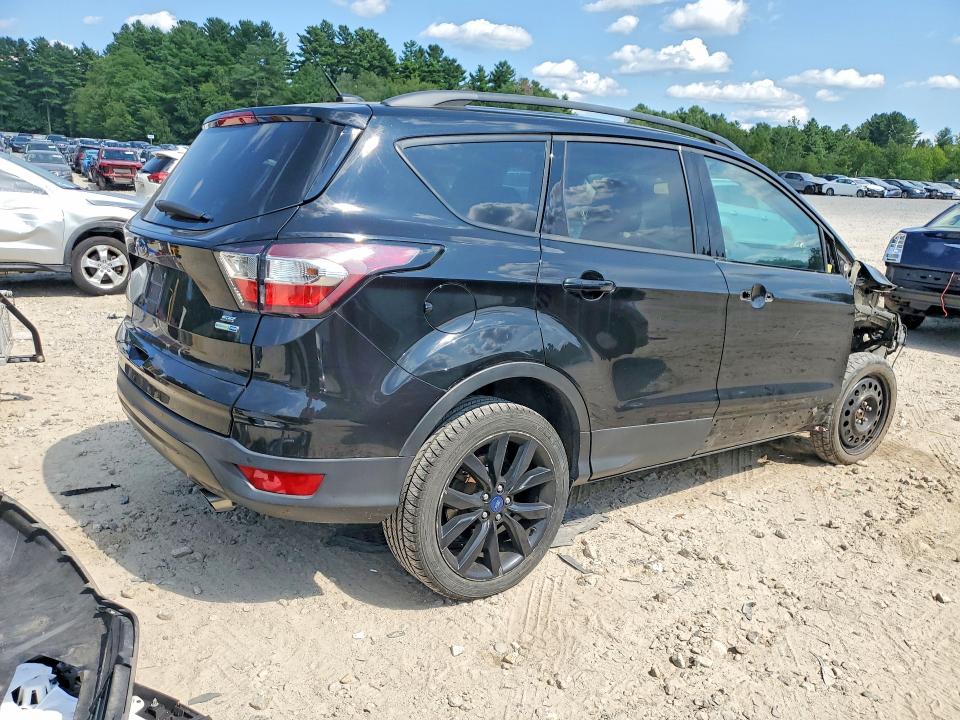 Photo 3 from auction – 2017 FORD ESCAPE with VIN 1FMCU9G93HUE42751