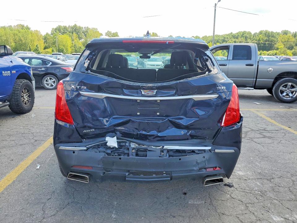 Photo 6 from auction – 2017 CADILLAC XT5 with VIN 1GYKNDRS5HZ126314