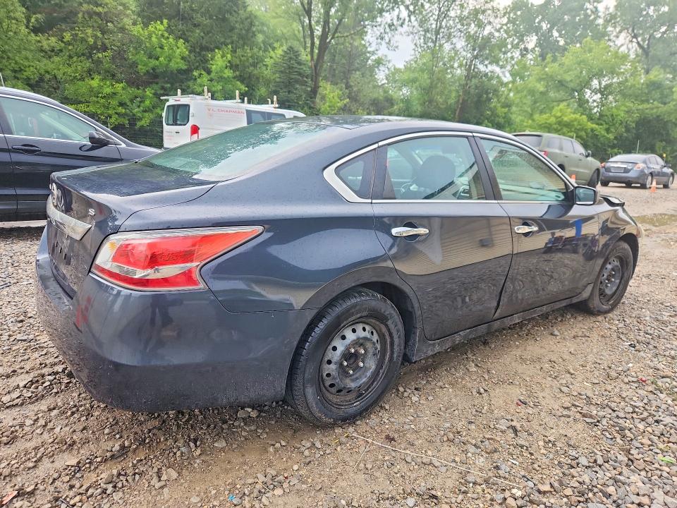 Photo 3 from auction – 2015 NISSAN ALTIMA with VIN 1N4AL3AP3FN302909
