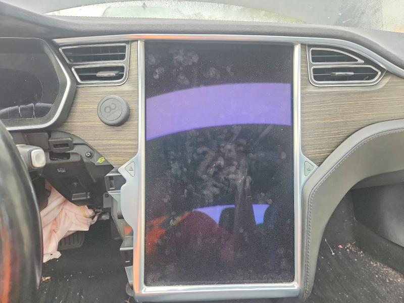 Photo 9 from auction – 2016 TESLA MODEL S with VIN 5YJSA1E23GF128444