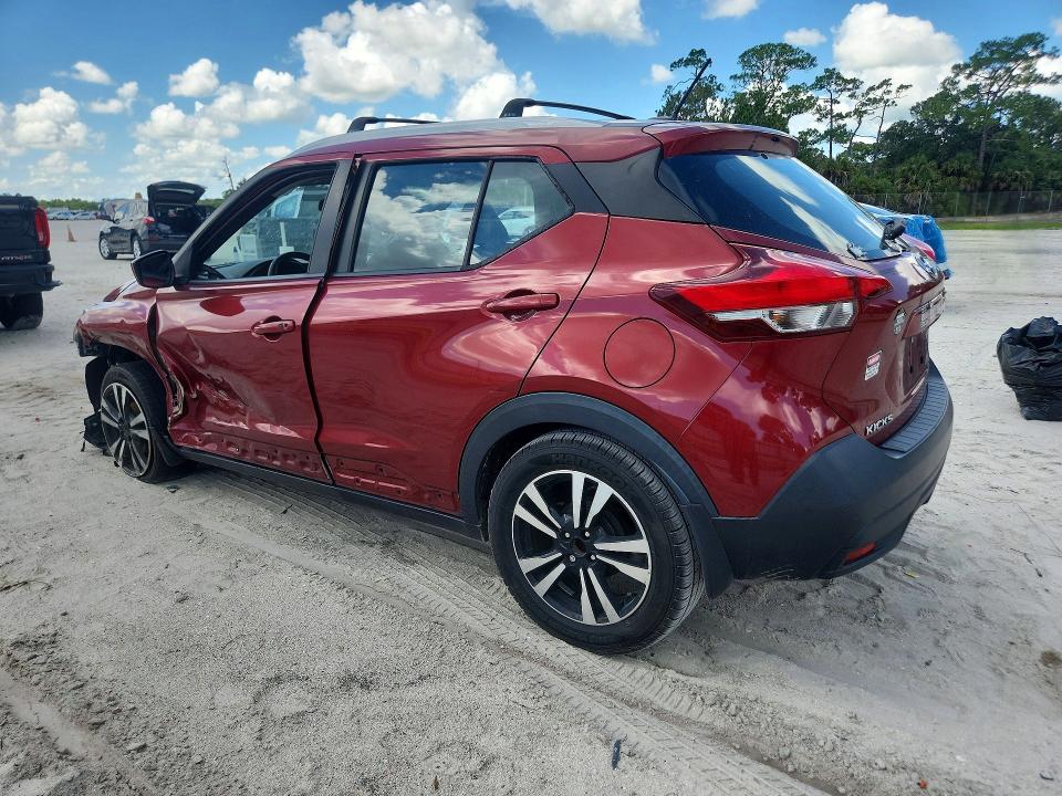 Снимка 2 от търг – 2018 NISSAN KICKS с VIN 3N1CP5CU7JL514911