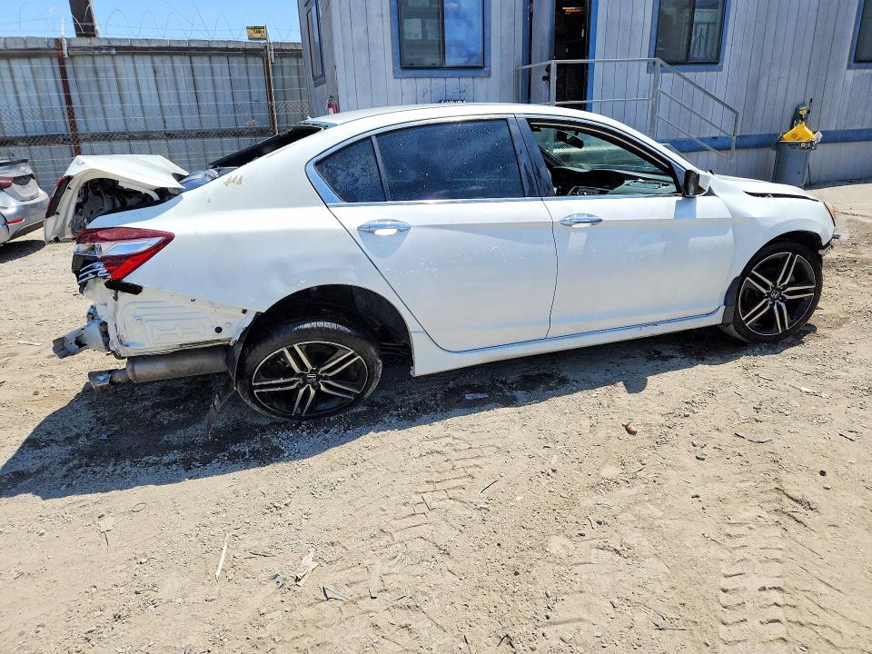 Photo 3 from auction – 2016 HONDA ACCORD with VIN 1HGCR2F53GA157822