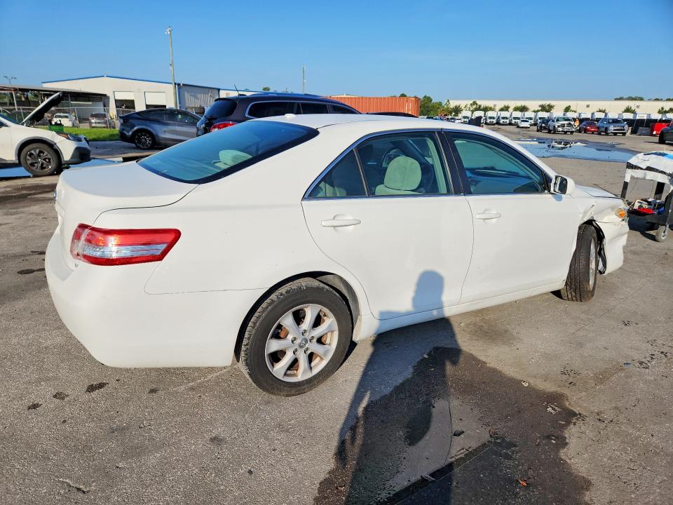 Photo 3 from auction – 2010 TOYOTA CAMRY with VIN 4T1BF3EK5AU529906