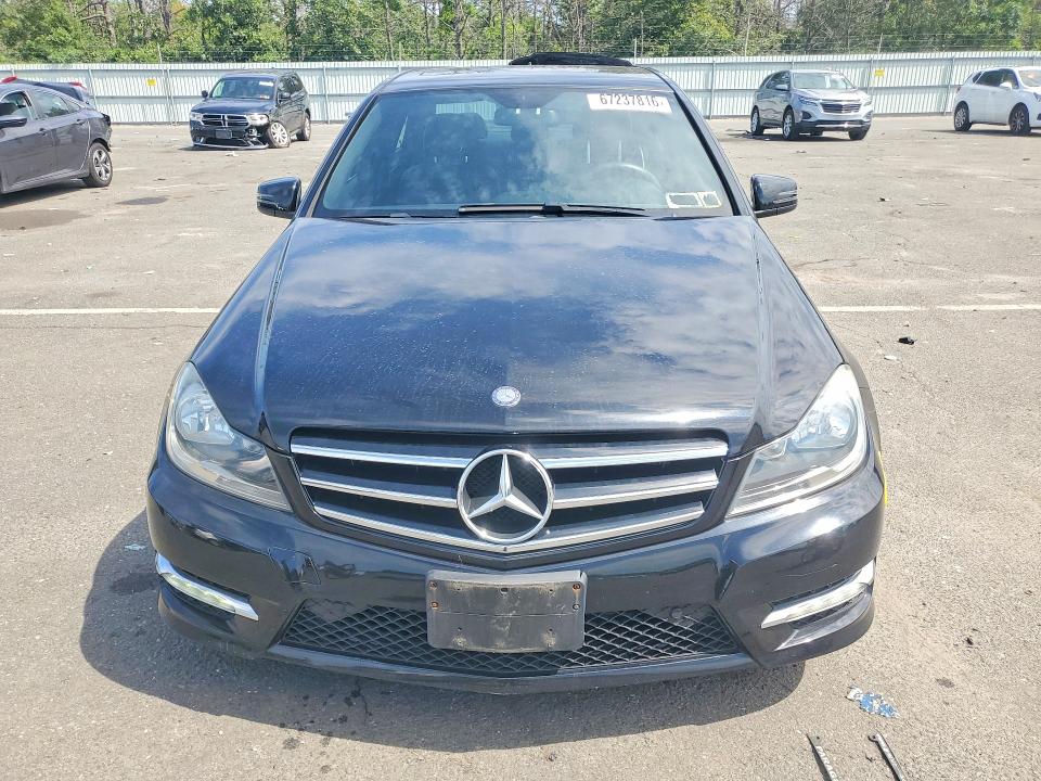 Photo 5 from auction – 2014 MERCEDES-BENZ C with VIN WDDGF8AB9EA957956