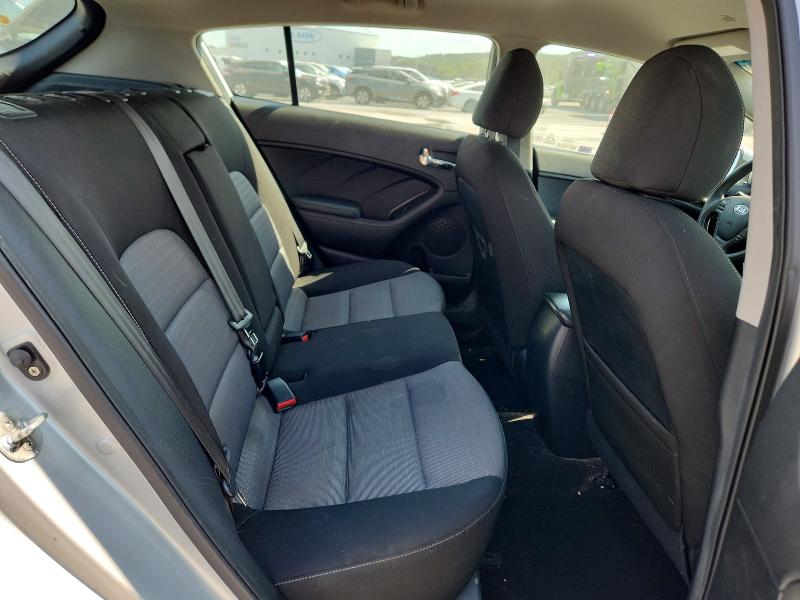 Photo 10 from auction – 2016 KIA FORTE5 with VIN KNAFK5A85G5651026