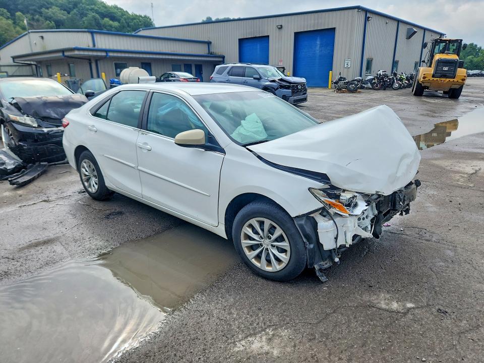 Photo 4 from auction – 2016 TOYOTA CAMRY with VIN 4T4BF1FK8GR583766