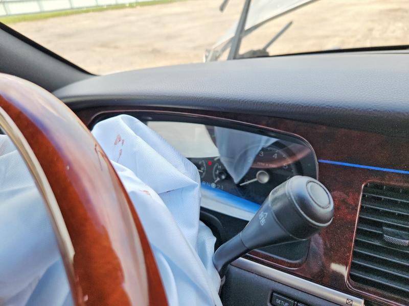 Photo 9 from auction – 2009 LINCOLN TOWN CAR with VIN 2LNHM82V39X633715
