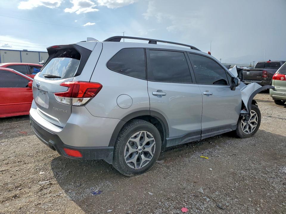 Photo 3 from auction – 2019 SUBARU FORESTER with VIN JF2SKAEC7KH450715