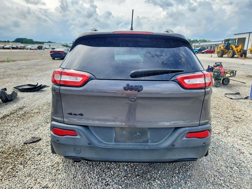 Photo 6 from auction – 2018 JEEP CHEROKEE with VIN 1C4PJMDB5JD599180