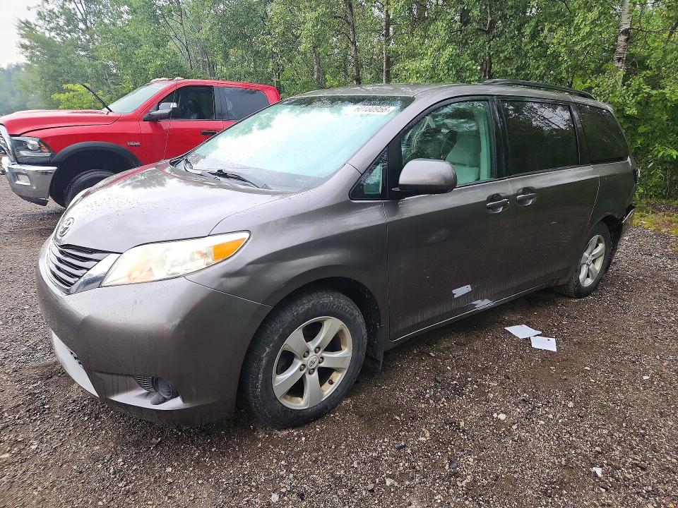 TOYOTA SIENNA 2011 with VIN 5TDKA3DC1BS002044 - Photo from auction