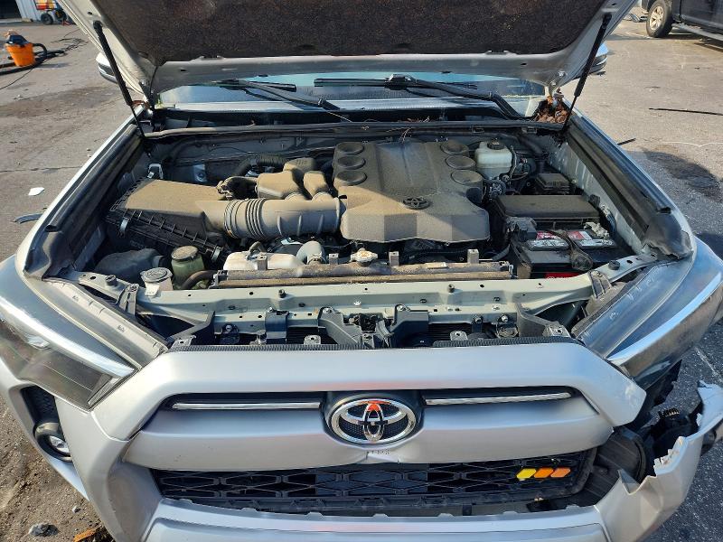 Photo 12 from auction – 2021 TOYOTA 4RUNNER with VIN JTERU5JR2M5857544