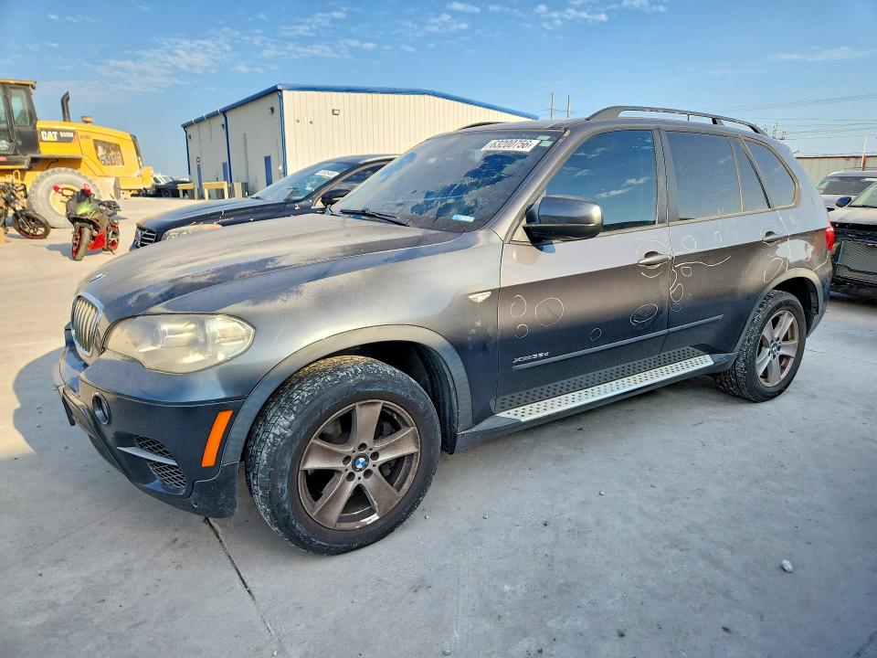 BMW X5 2012 with VIN 5UXZW0C5XCL666216 - Photo from auction