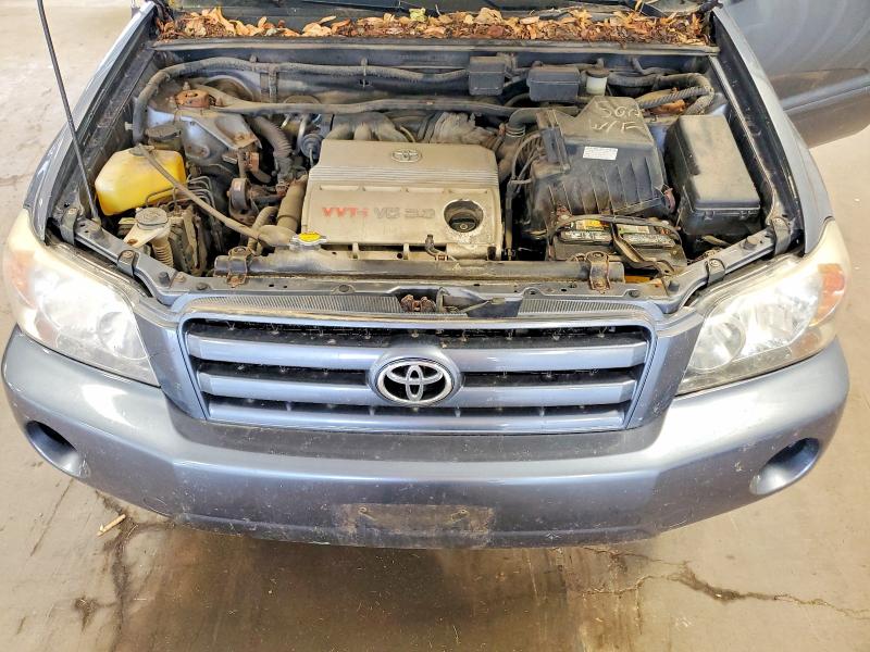 Photo 12 from auction – 2005 TOYOTA HIGHLANDER with VIN JTEEP21AX50105247