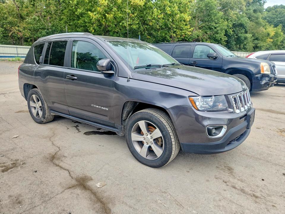 Photo 4 from auction – 2017 JEEP COMPASS with VIN 1C4NJDEBXHD152134