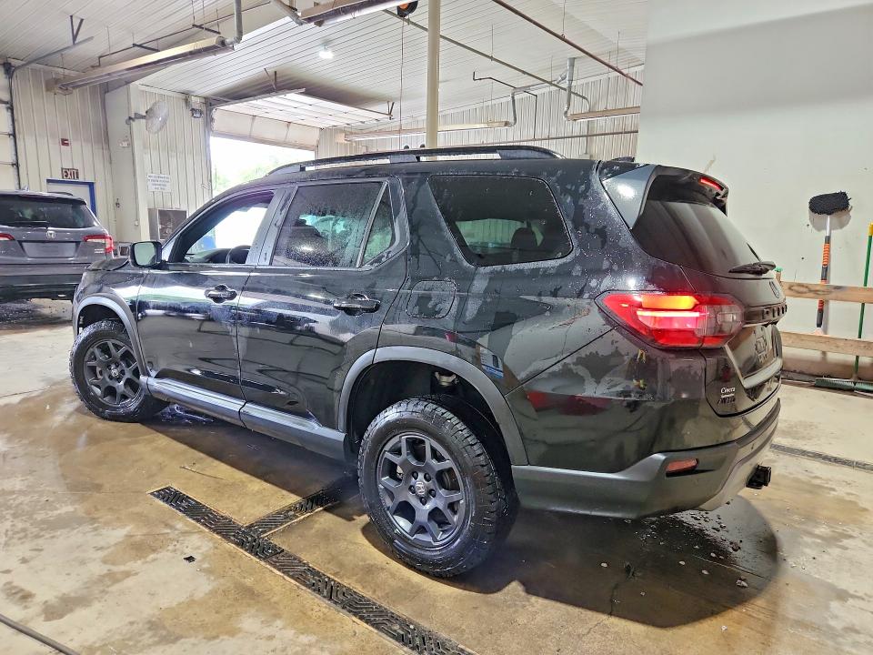 Photo 2 from auction – 2025 HONDA PILOT with VIN 5FNYG1H65SB176625