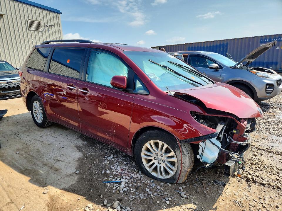 Photo 4 from auction – 2017 TOYOTA SIENNA with VIN 5TDYZ3DC5HS808464