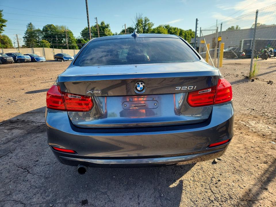 Foto 6 de la subasta – 2014 BMW 320 con VIN WBA3C3G55ENR25212