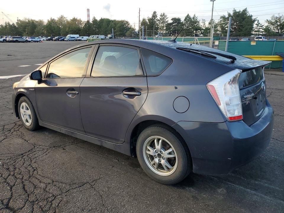 Photo 2 from auction – 2011 TOYOTA PRIUS with VIN JTDKN3DU3B0319467