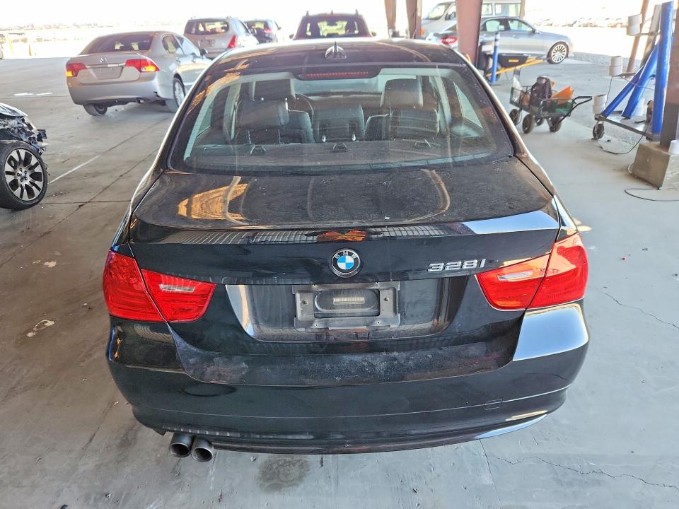 Photo 6 from auction – 2011 BMW 328 with VIN WBAPH5G5XBNL80845