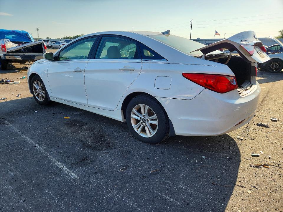 Photo 2 from auction – 2013 HYUNDAI SONATA with VIN 5NPEB4ACXDH645912
