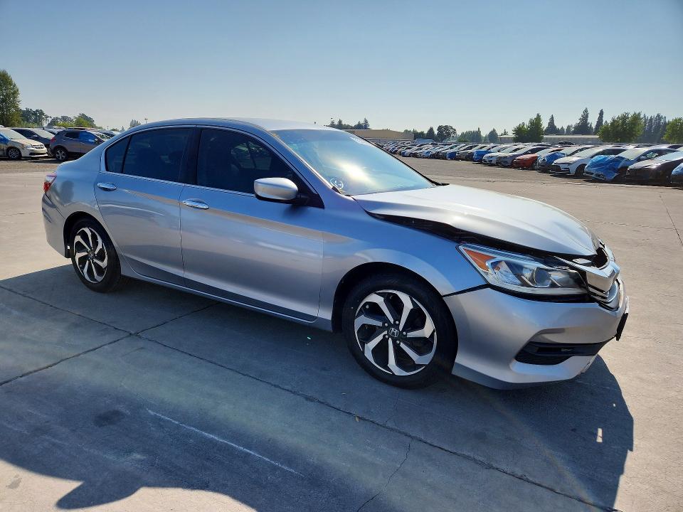 Photo 4 from auction – 2017 HONDA ACCORD with VIN 1HGCR2F31HA015534