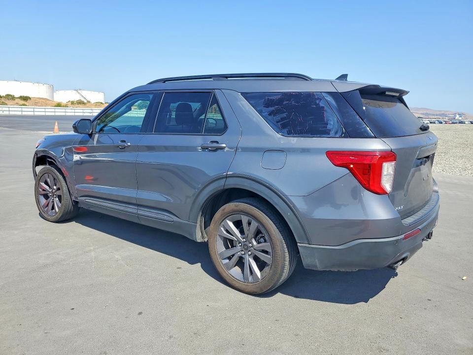 Photo 2 from auction – 2022 FORD EXPLORER with VIN 1FMSK8DHXNGB02837