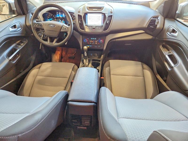 Foto 8 de la subasta – 2017 FORD ESCAPE con VIN 1FMCU0GD1HUC61552
