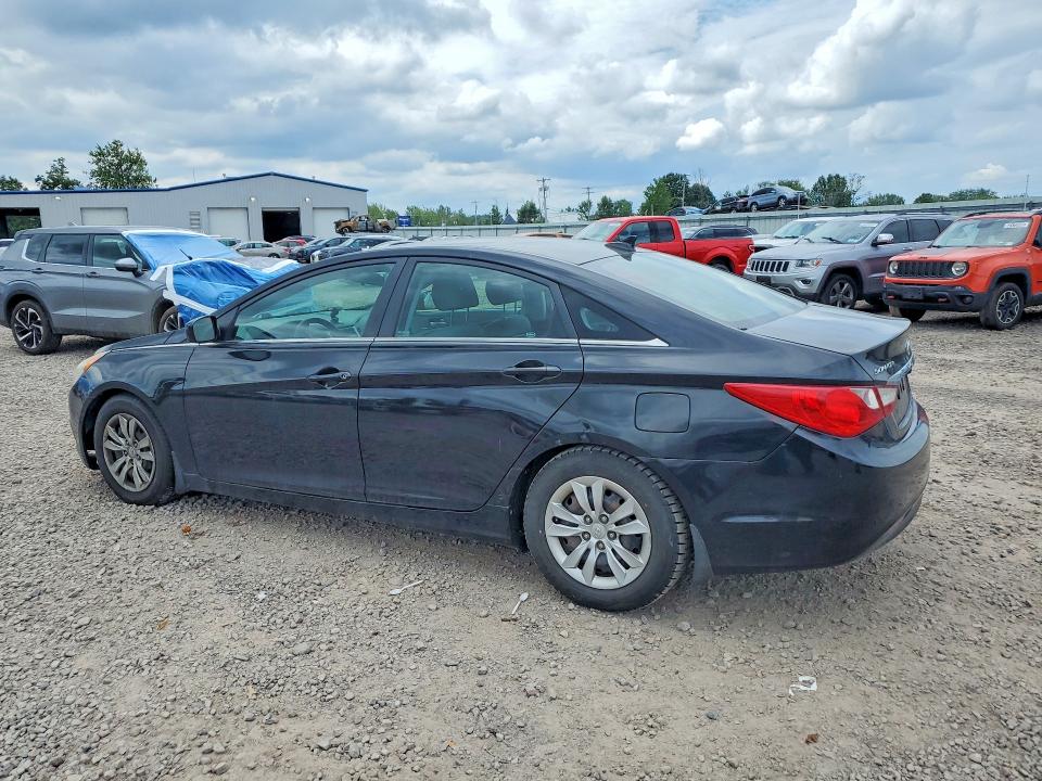 Photo 2 from auction – 2011 HYUNDAI SONATA with VIN 5NPEB4AC1BH121884
