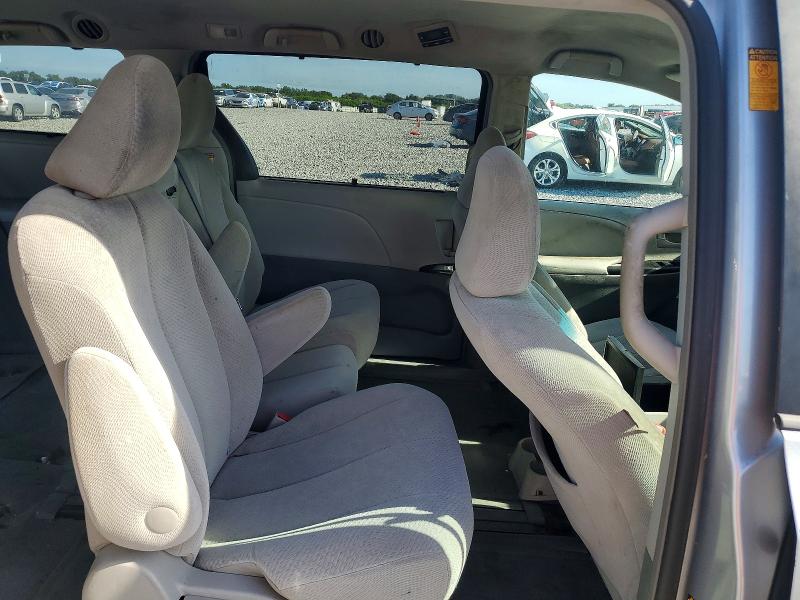 Photo 11 from auction – 2014 TOYOTA SIENNA with VIN 5TDKK3DC7ES434039