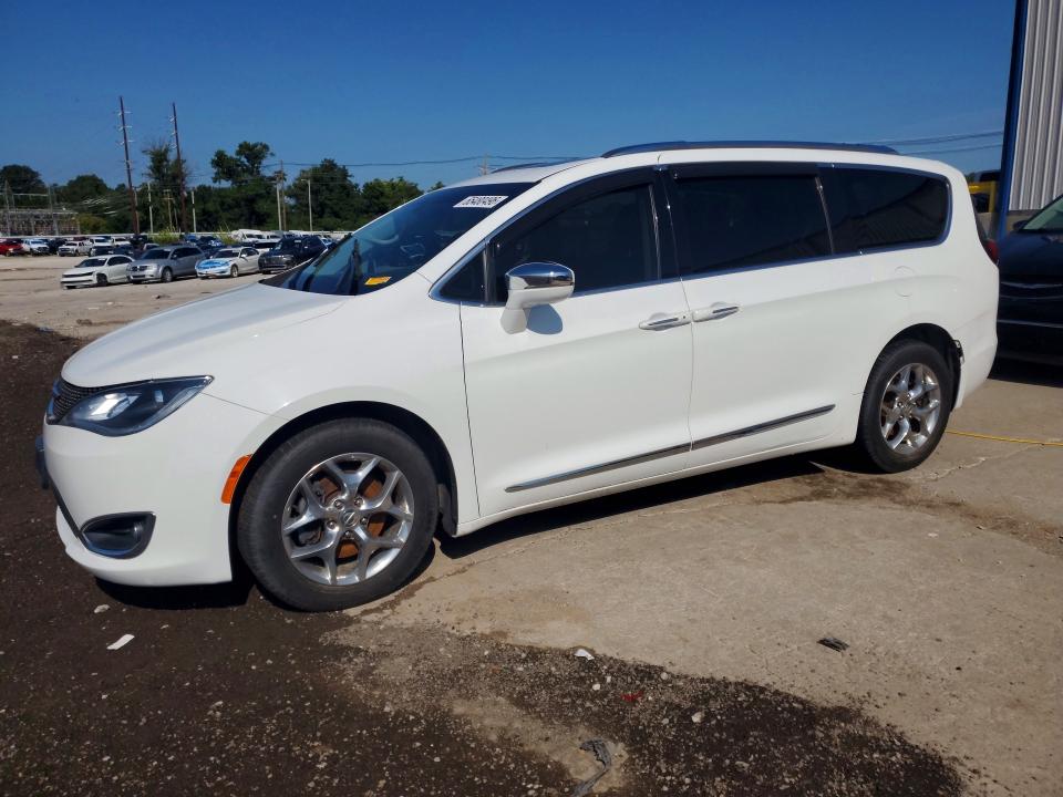 CHRYSLER PACIFICA 2018 with VIN 2C4RC1GG3JR185305 - Photo from auction