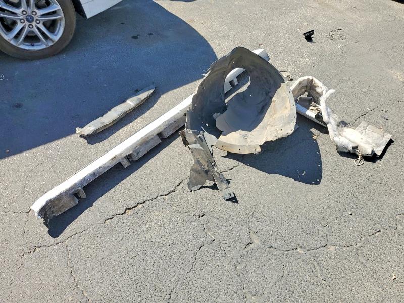 Photo 12 from auction – 2018 FORD FUSION with VIN 3FA6P0LU5JR146454