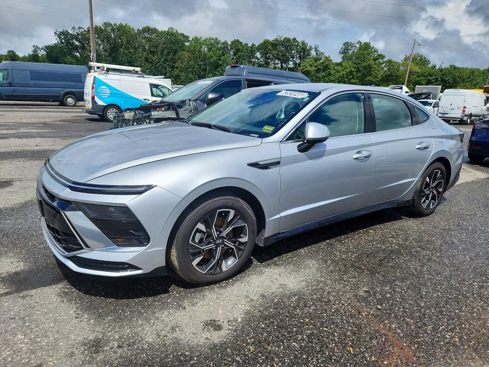 HYUNDAI SONATA 2025 with VIN KMHL64JA8SA511488 - Photo from auction