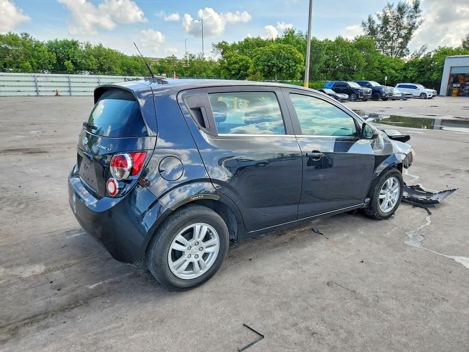 Photo 3 from auction – 2014 CHEVROLET SONIC with VIN 1G1JC6SH0E4186682