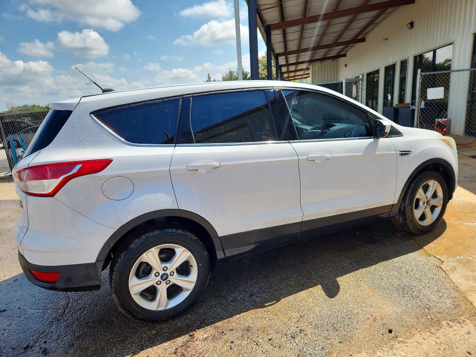 Photo 3 from auction – 2016 FORD ESCAPE with VIN 1FMCU9GXXGUA39198
