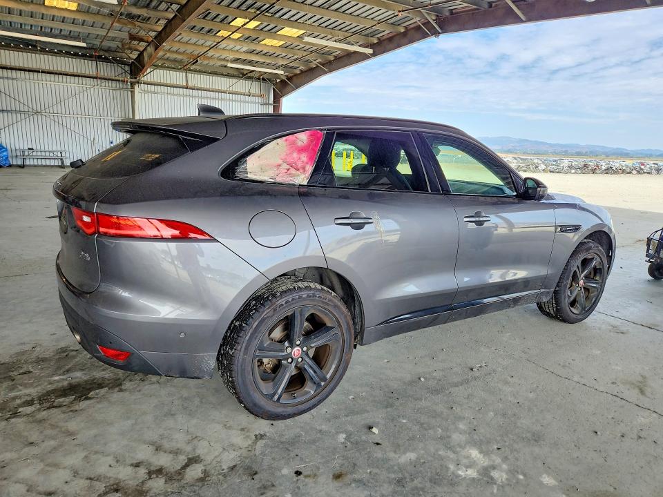 Photo 3 from auction – 2018 JAGUAR F-PACE with VIN SADCL2EV6JA259113