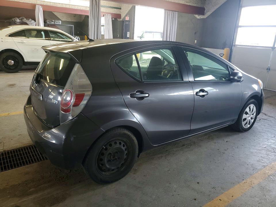 Photo 3 from auction – 2014 TOYOTA PRIUS C with VIN JTDKDTB33E1573093