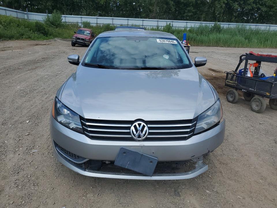 Photo 5 from auction – 2014 VOLKSWAGEN PASSAT with VIN 1VWAT7A3XEC032857