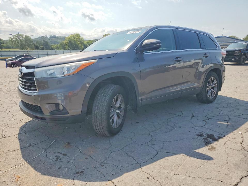 TOYOTA HIGHLANDER 2015 with VIN 5TDBKRFHXFS100004 - Photo from auction
