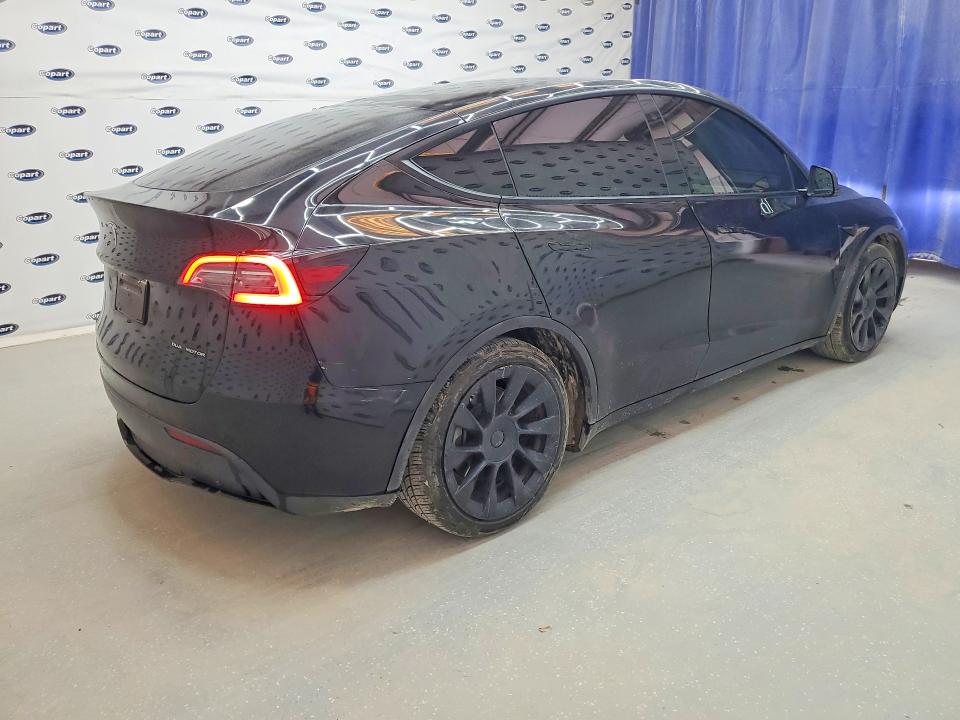 Photo 3 from auction – 2021 TESLA MODEL Y with VIN 5YJYGDEE3MF143610