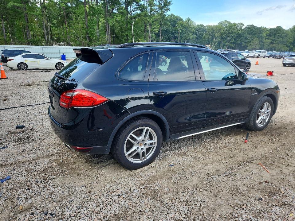 Photo 3 from auction – 2013 PORSCHE CAYENNE with VIN WP1AE2A2XDLA15710