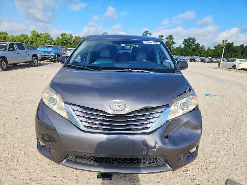 Снимка 5 от търг – 2017 TOYOTA SIENNA с VIN 5TDYZ3DC8HS842835
