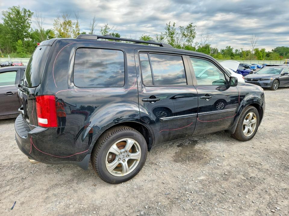 Photo 3 from auction – 2015 HONDA PILOT with VIN 5FNYF4H5XFB017231