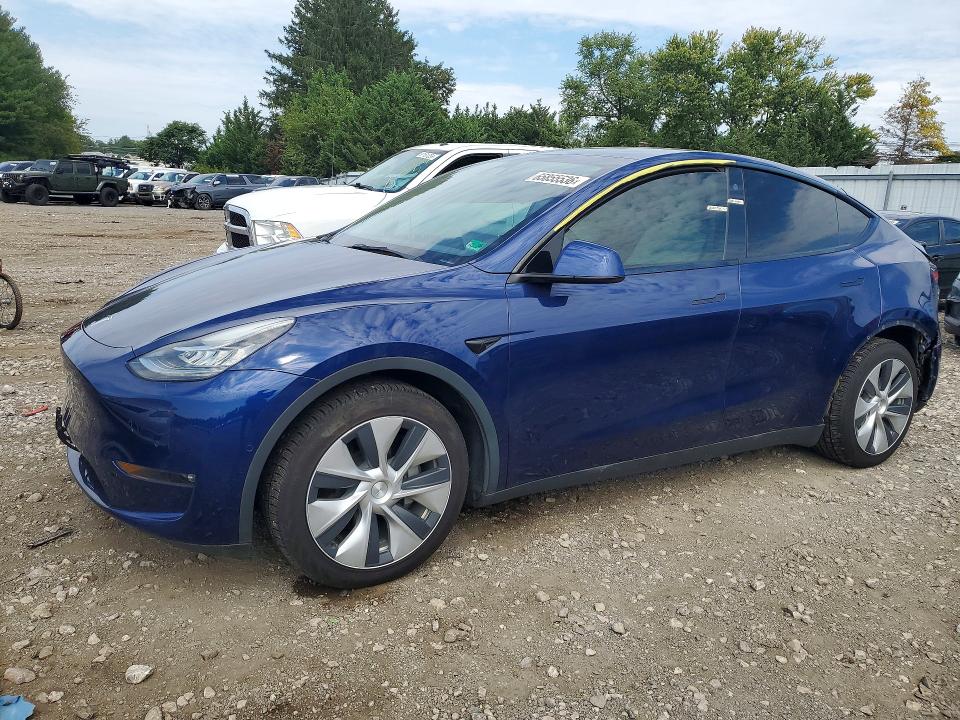 TESLA MODEL Y 2022 with VIN 7SAYGDEE4NF458310 - Photo from auction
