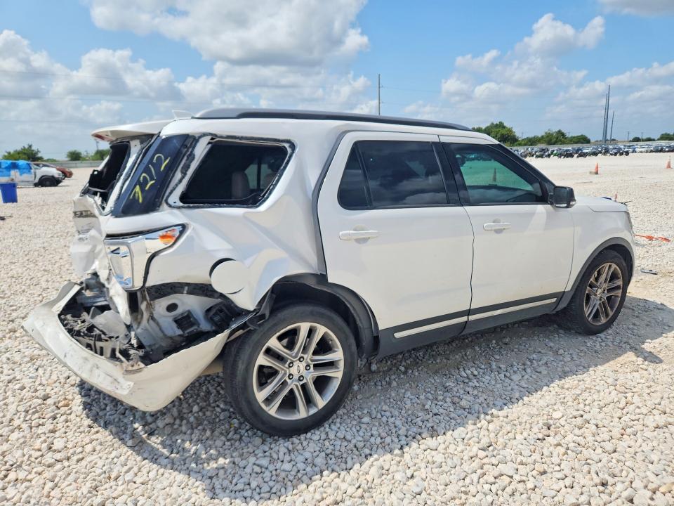 Photo 3 from auction – 2017 FORD EXPLORER with VIN 1FM5K7D86HGA27212