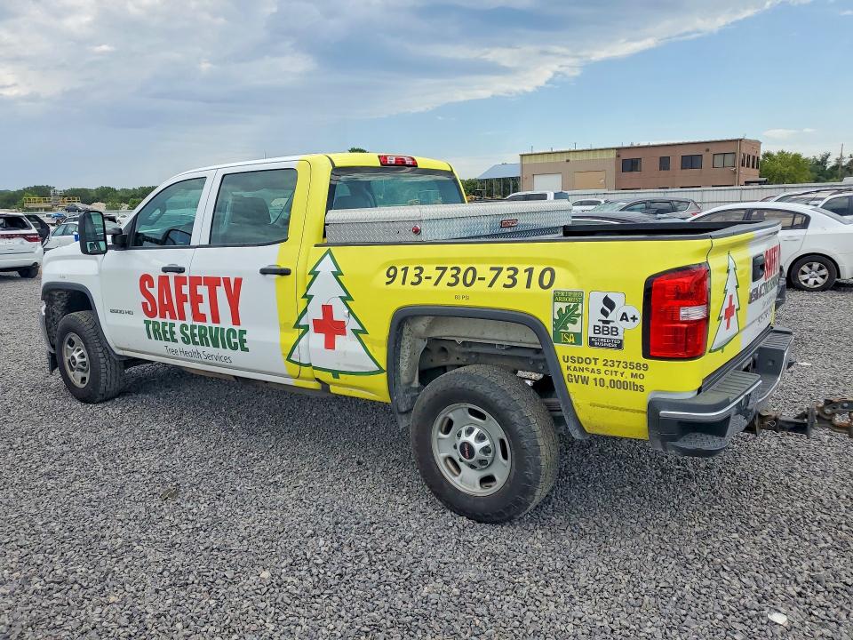 Photo 2 from auction – 2019 GMC SIERRA with VIN 1GT12NEGXKF209683