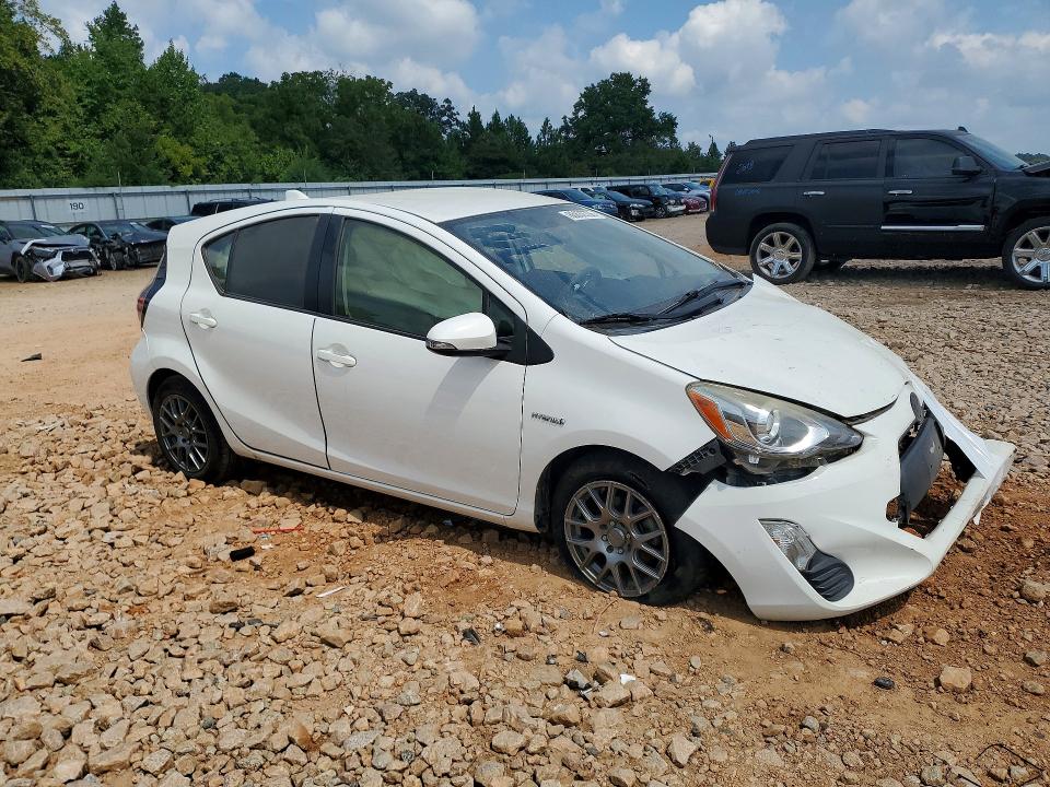 Photo 4 from auction – 2016 TOYOTA PRIUS C with VIN JTDKDTB39G1122284