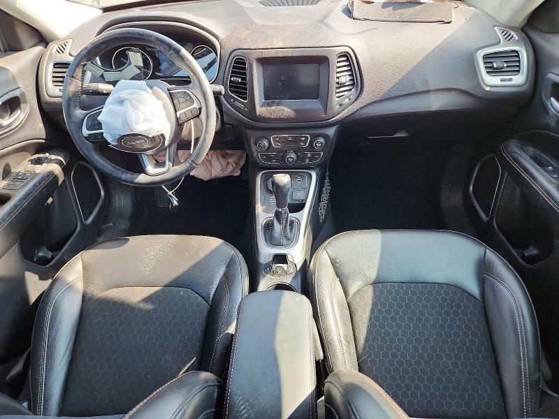 Photo 8 from auction – 2018 JEEP COMPASS with VIN 3C4NJDBB5JT333100