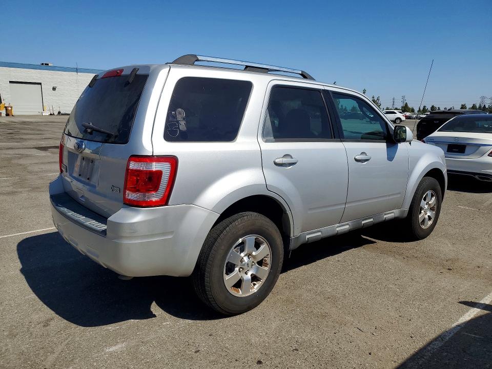 Photo 3 from auction – 2011 FORD ESCAPE with VIN 1FMCU0EG2BKA69122